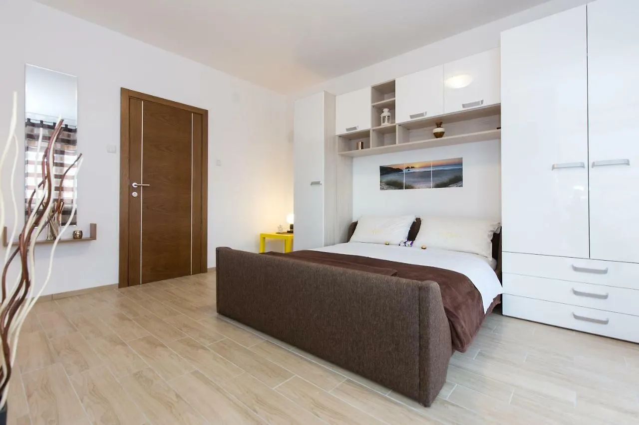 Guest House Krk Town Centre 0*,